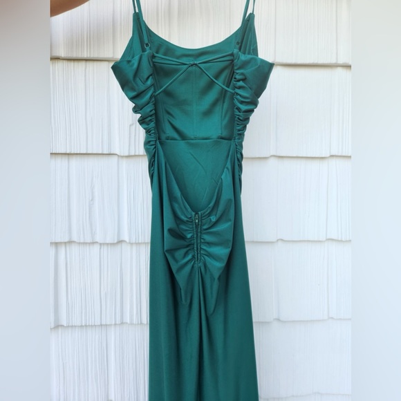 Dresses Emerald Green Prom Dress From Dillards Size 4 Poshmark